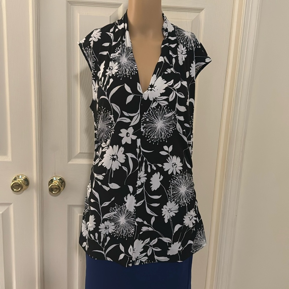 Vince Camuto Floral Summer Easy Care Top Size XL